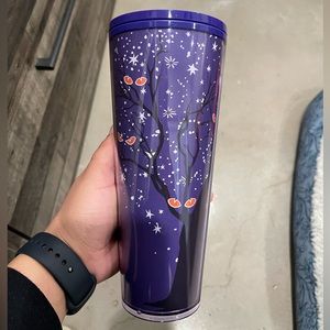Venti Starbucks cup